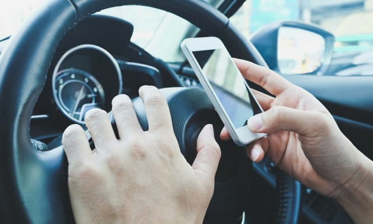 More drivers using handheld mobile phones